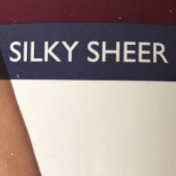 Hanes Silky Reflections Control Top Reinforced Toe Size A-B - Picture 4 of 8